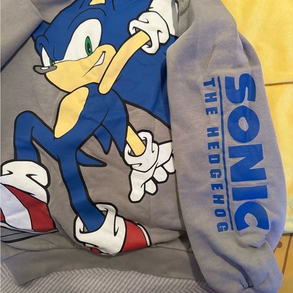 Nike Black and Red Jumpman Kids Sweatshirt and Green Black history sweater! - Picture 6 of 6